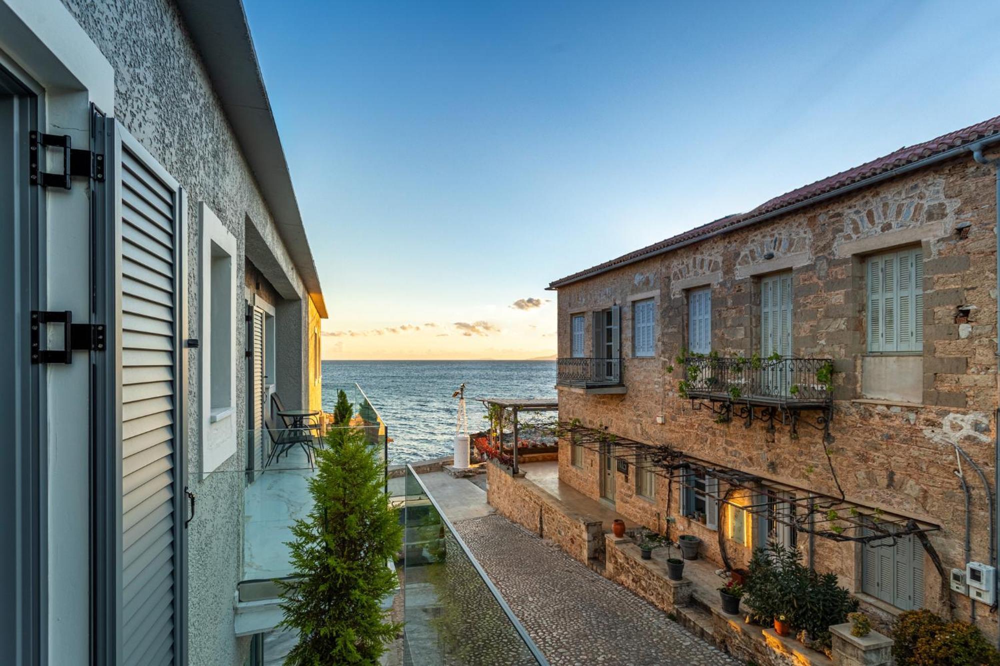 Marina Apartments Kardhamili Eksteriør billede
