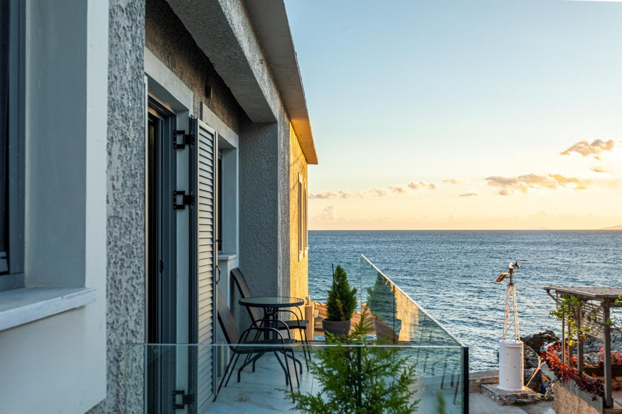 Marina Apartments Kardhamili Eksteriør billede